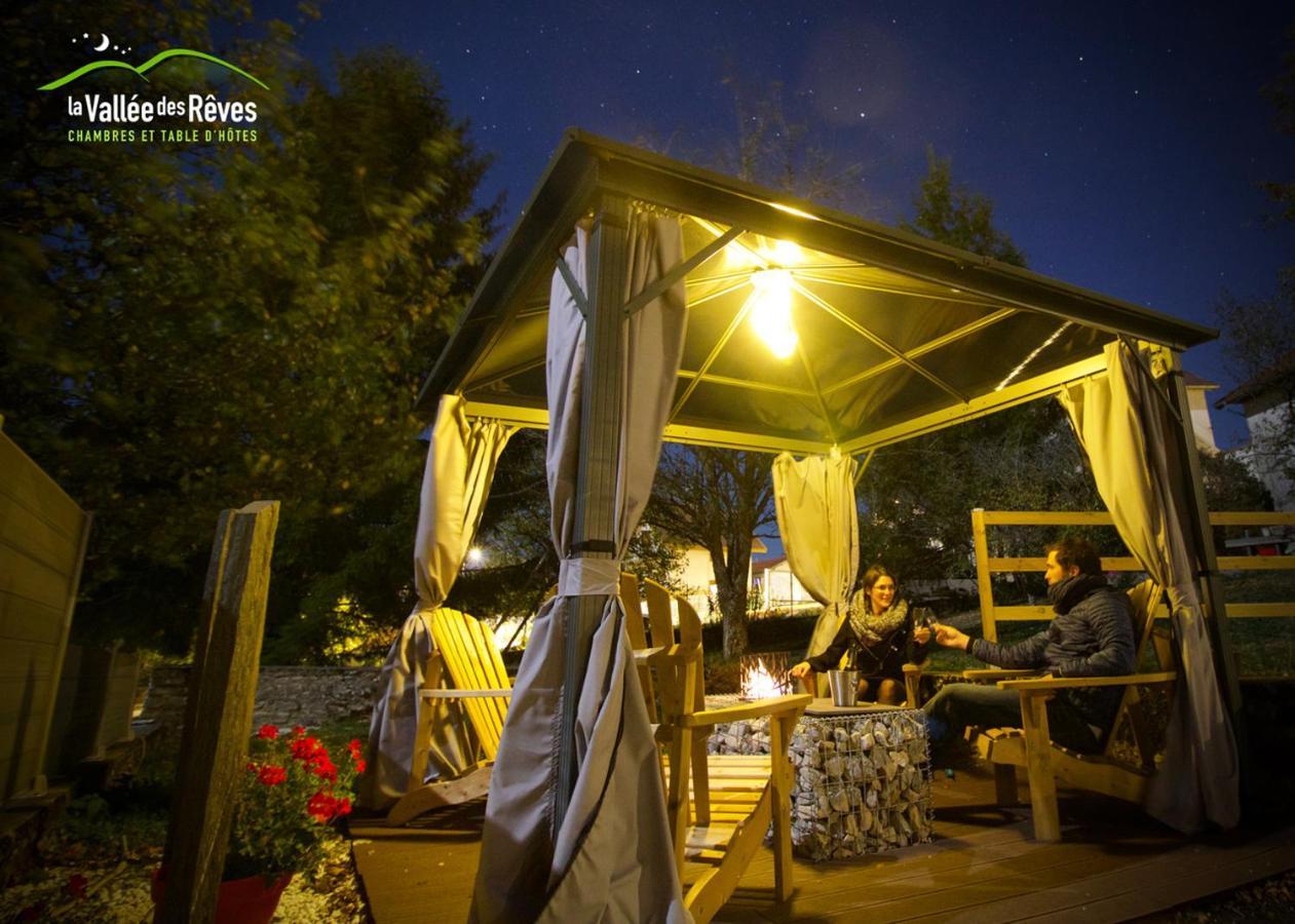 Maison D'Hotes & Spa La Vallee Des Reves Nods Bagian luar foto