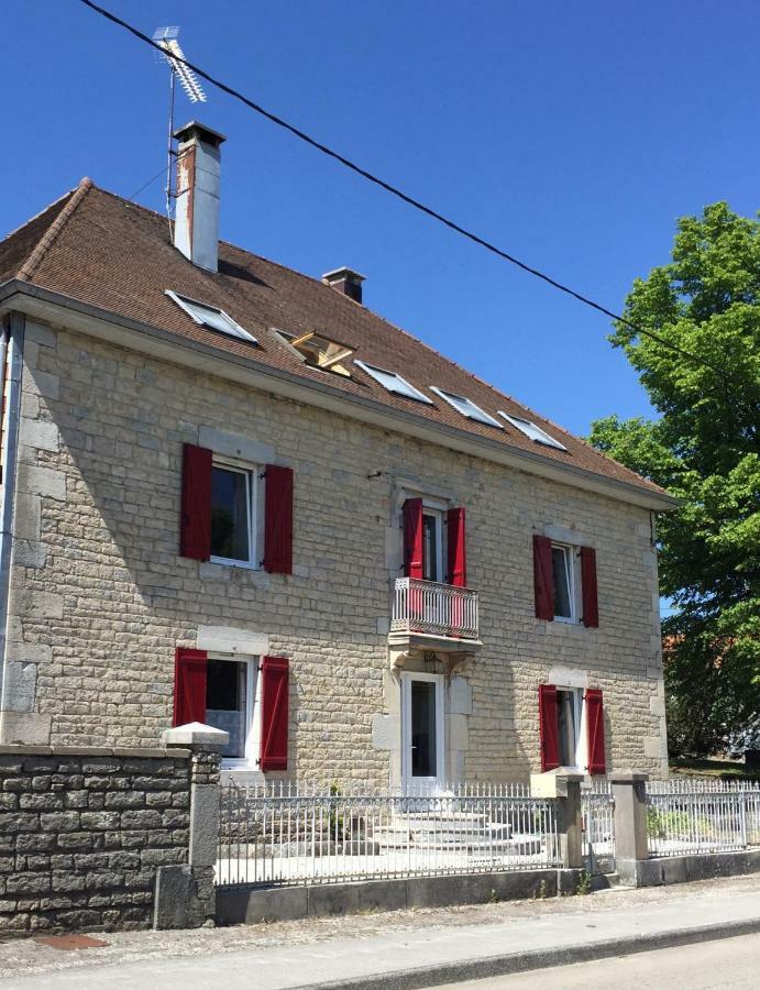 Maison D'Hotes & Spa La Vallee Des Reves Nods Bagian luar foto